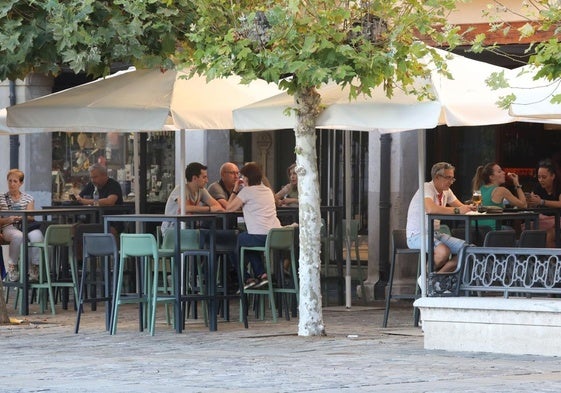 Una terraza en la Plaza Mayor.