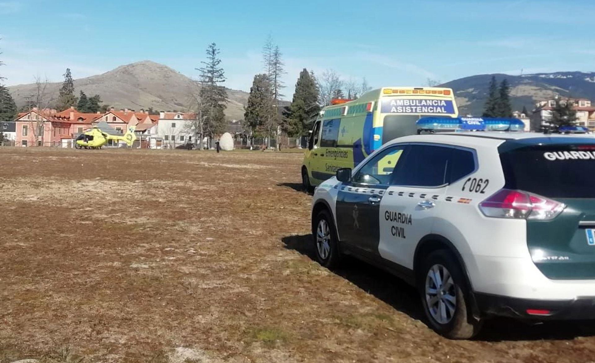 Efectivos sanitarios y de la Guardia Civil en un rescate anterior.