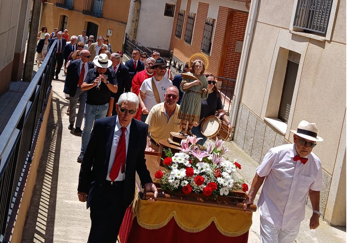 La procesión de San Pelayo recorrió las calles del pueblo