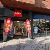 Entrada al nuevo supermercado de la cadena DIA.