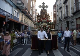 El Sagrado Corazón congrega a numerosos fieles entre la Catedral y la Basílica Nacional