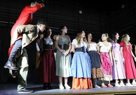 Los jóvenes, durante la representación en Baltanás.