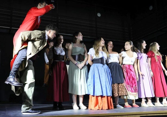 Los jóvenes, durante la representación en Baltanás.