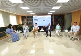 Susana Gutiérrez (moderadora), Carlos San Miguel y Luis Miguel Sánchez (empresas de acuicultura), Rafael Sáez (Director Itacyl), Cristina Tomás (investigadora Itacyl) y Ángel Arranz (pescaderías La Alondra).