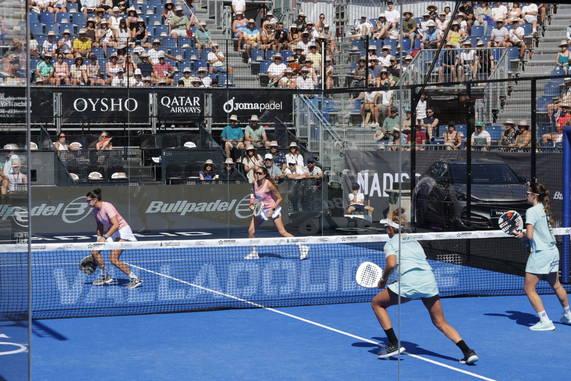 Las imágenes de la penúltima jornada del Premier Padel en la Plaza Mayor
