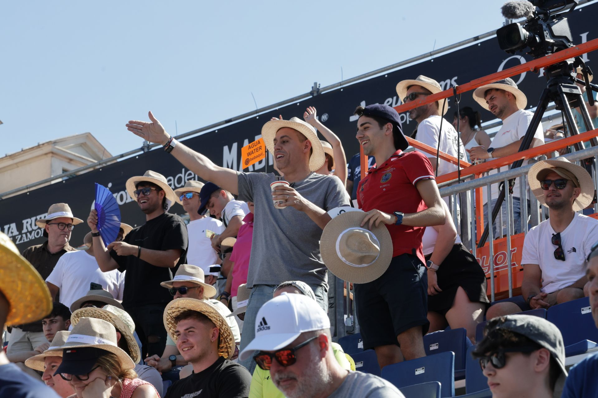 Las imágenes de la penúltima jornada del Premier Padel en la Plaza Mayor