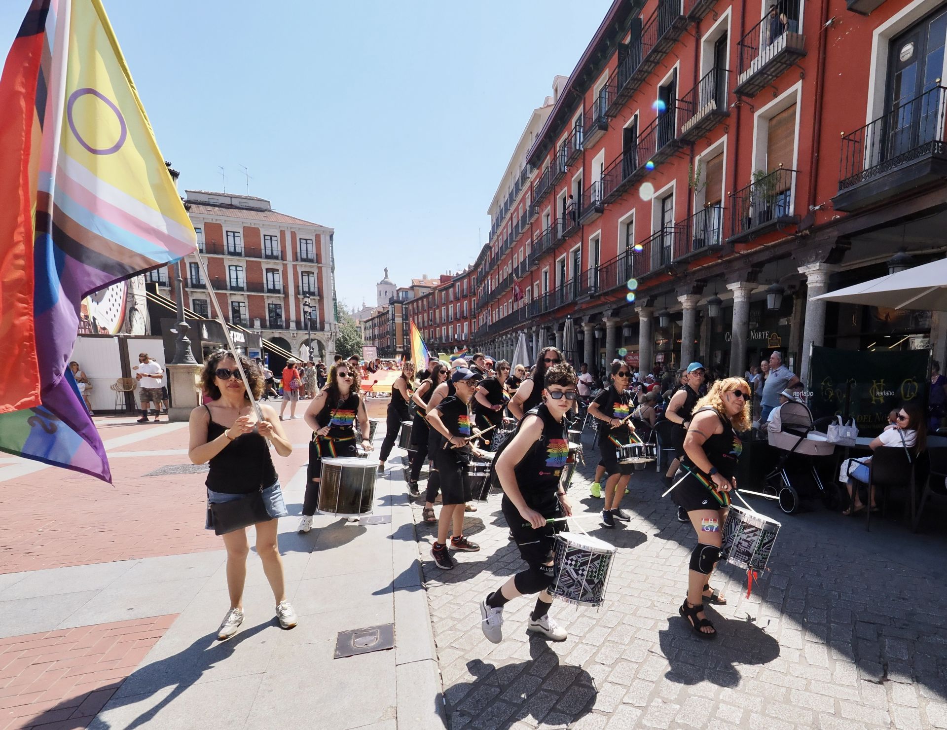 Las imágenes de la manifestación LGTBI en Valladolid