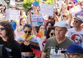 Las imágenes de la manifestación LGTBI en Valladolid