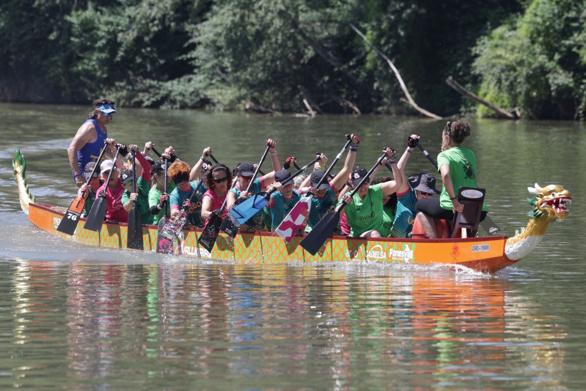 Las imágenes de las Valkirias en el Pisuerga a ritmo de la modalidad Dragon Boat
