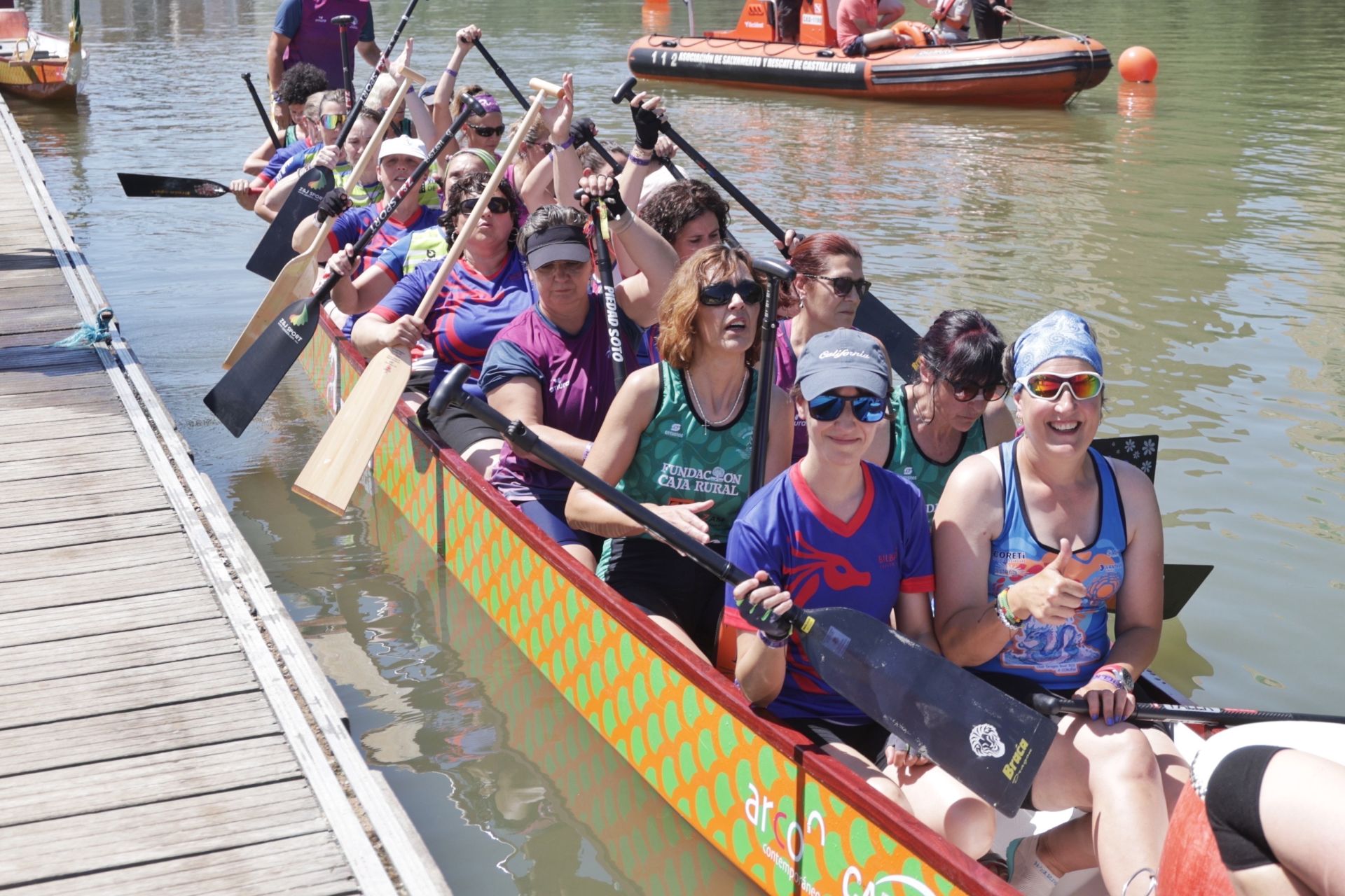 Las imágenes de las Valkirias en el Pisuerga a ritmo de la modalidad Dragon Boat