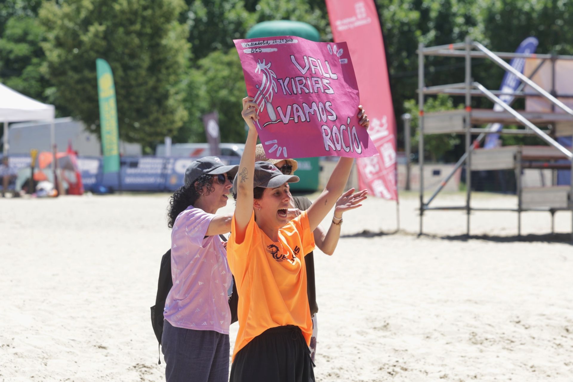 Las imágenes de las Valkirias en el Pisuerga a ritmo de la modalidad Dragon Boat