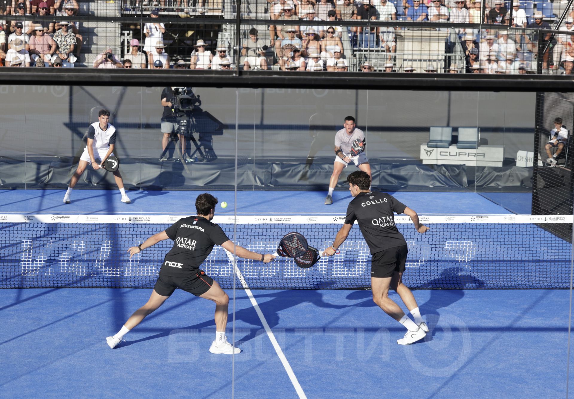Las imágenes de la penúltima jornada del Premier Padel en la Plaza Mayor