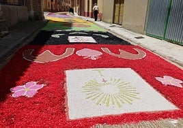 Alfombras florales en Villasarracino.