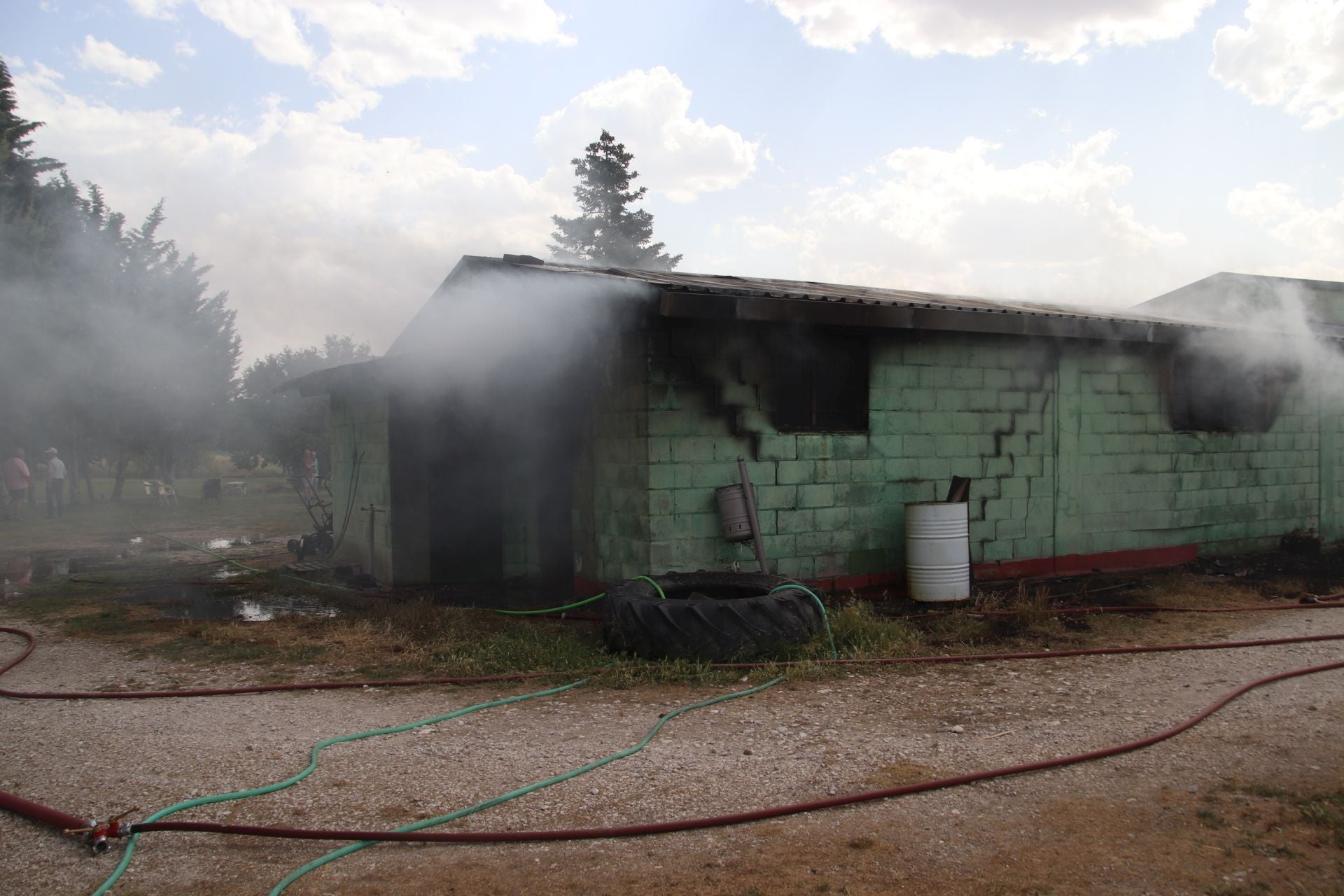 Fotos del incendio de un club de golf en un pueblo de Segovia