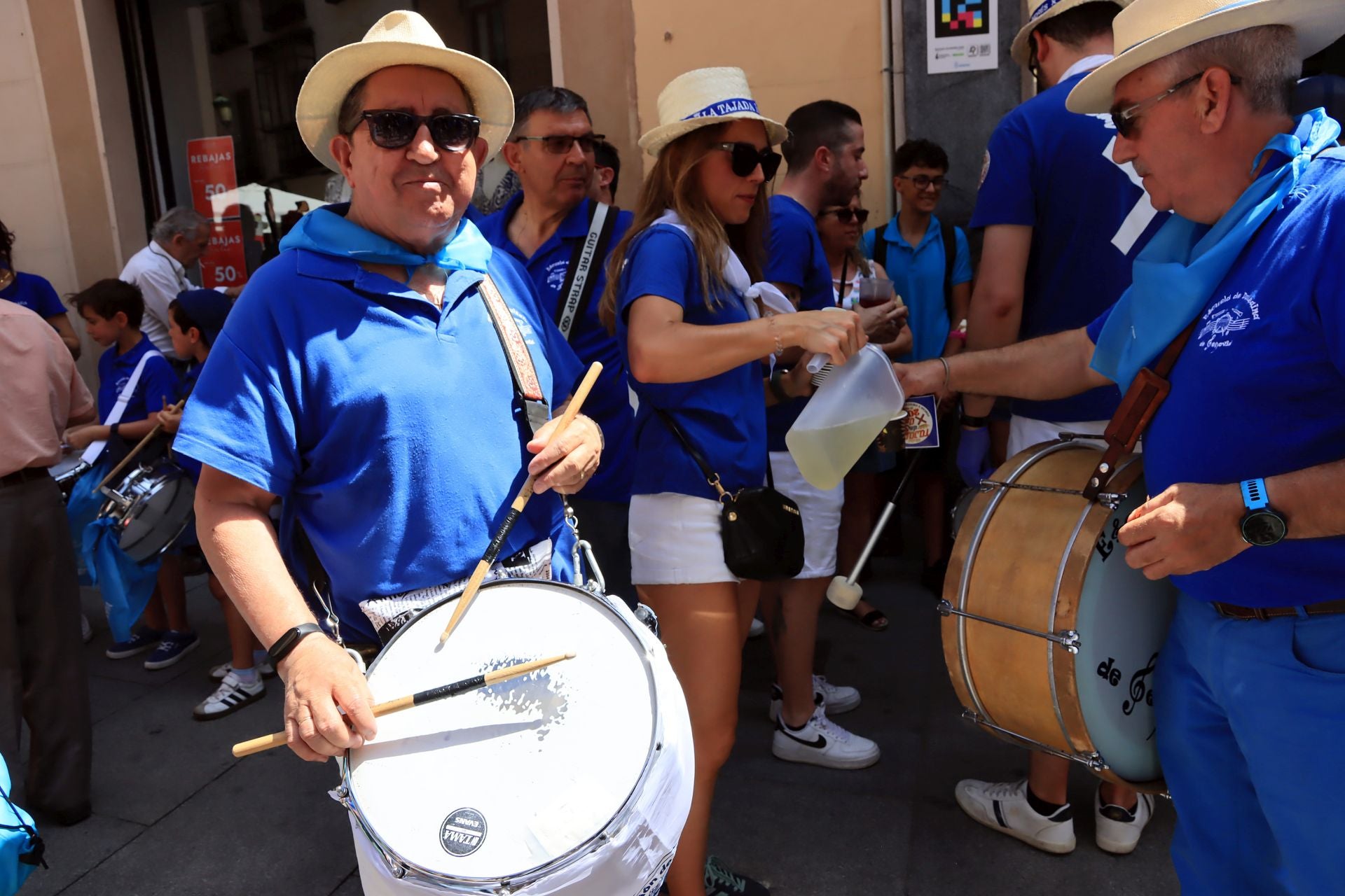 Fotos del canto del himno de Segovia y de la Tajada de San Andrés