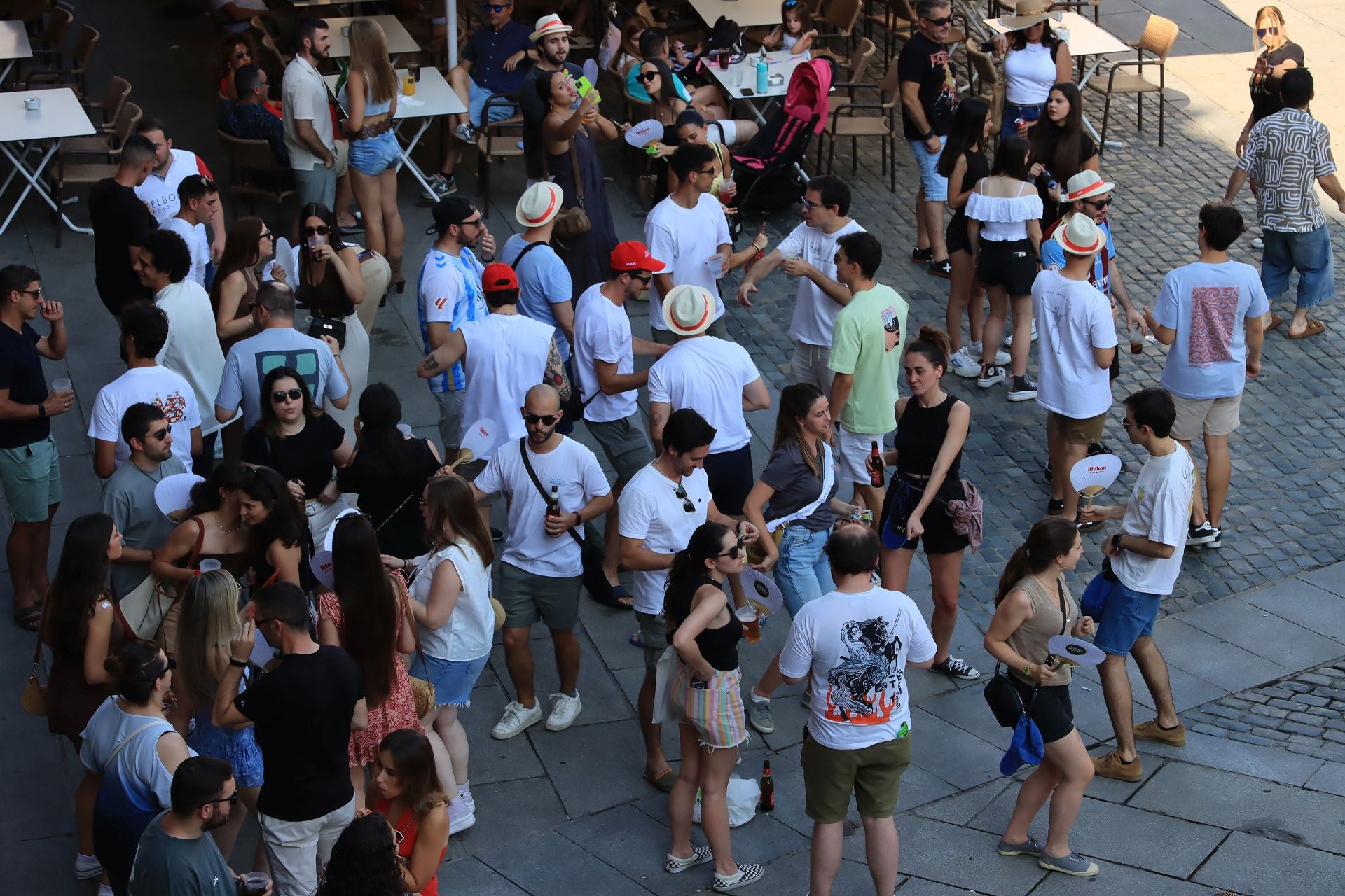Fotos del tardeo de fiestas del sábado en Segovia