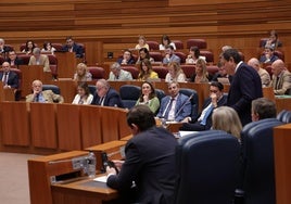 Carlos Fernández Carriedo, portavoz de la Junta, interviene en el último Pleno de las Cortes.