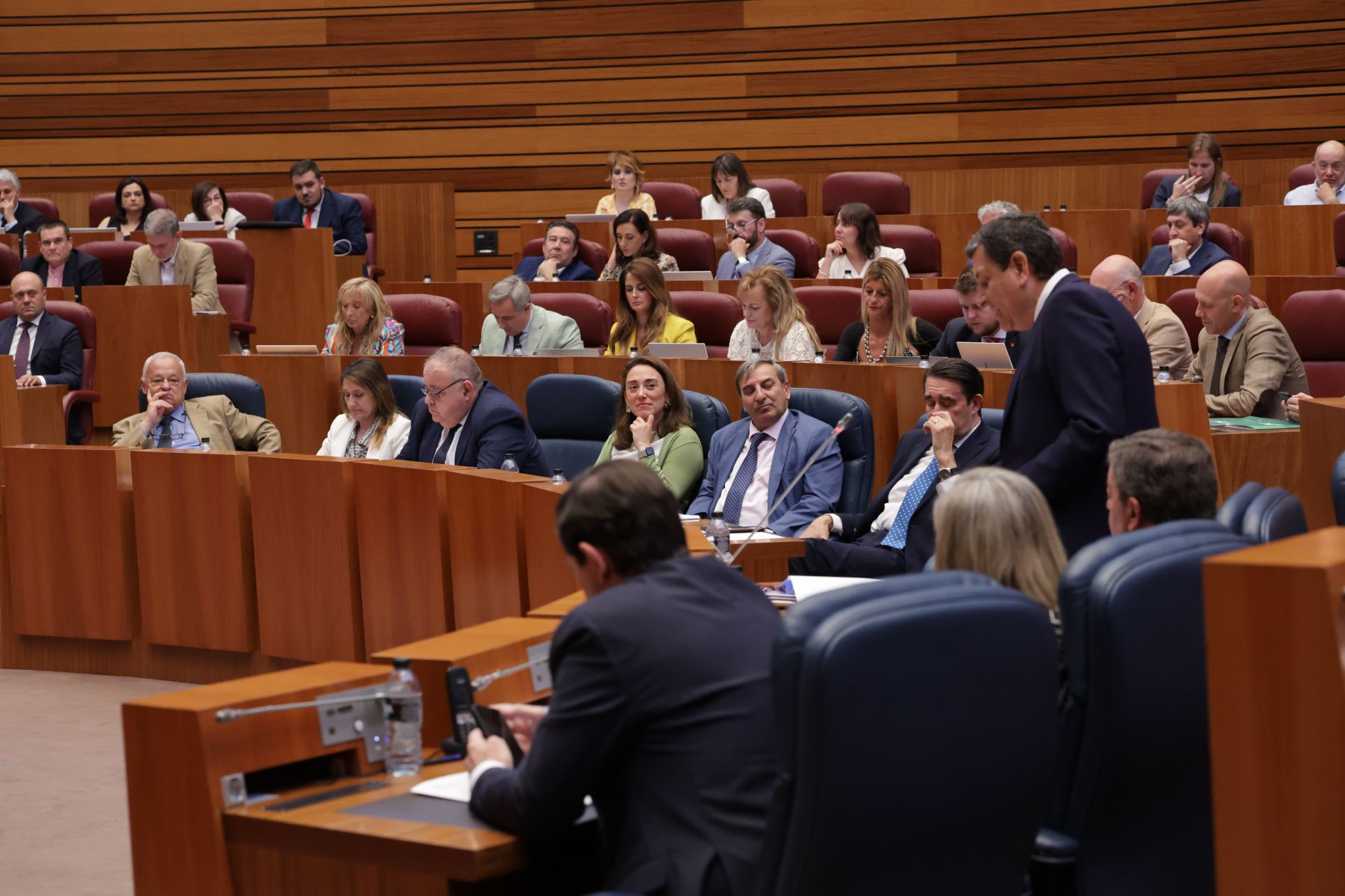 Carlos Fernández Carriedo, portavoz de la Junta, interviene en el último Pleno de las Cortes.