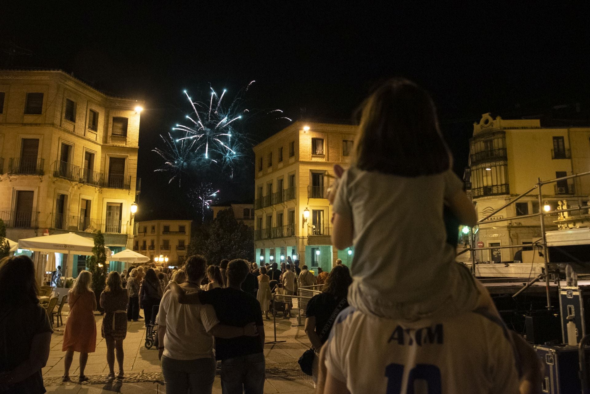 Fotos del espectáculo de fuegos artificiales en Segovia