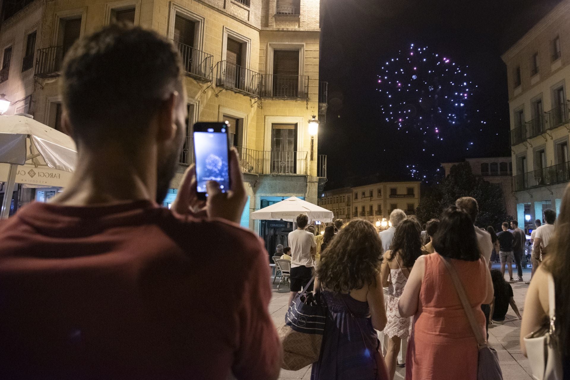 Fotos del espectáculo de fuegos artificiales en Segovia