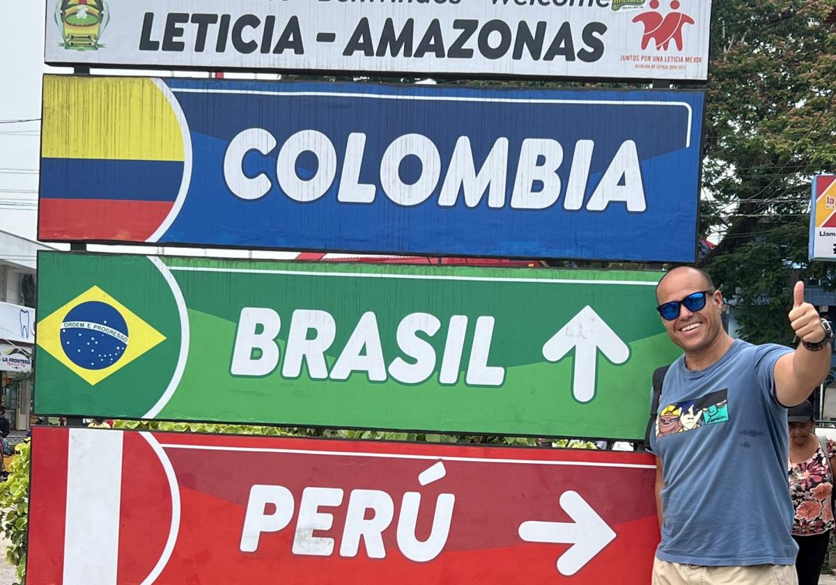 Manuel Jiménez en la ciudas fronteriza de Leticia, a orillas del río Amazonas