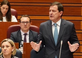 El presidente de la Junta, Alfonso Fernández Mañueco, durante el último pleno de las Cortes.