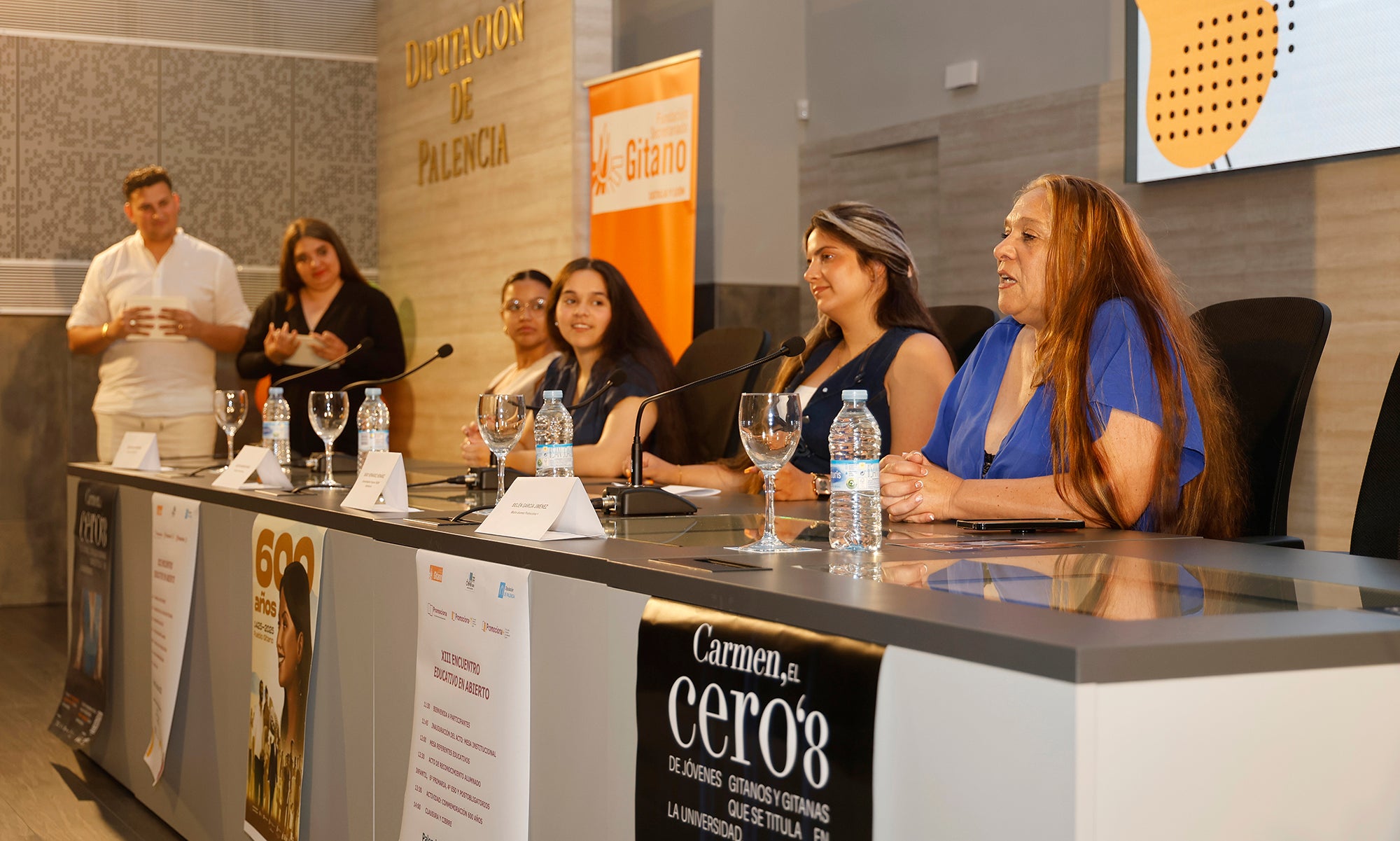Los estudiantes gitanos celebran sus logros académicos en el Centro Cultural Provincial