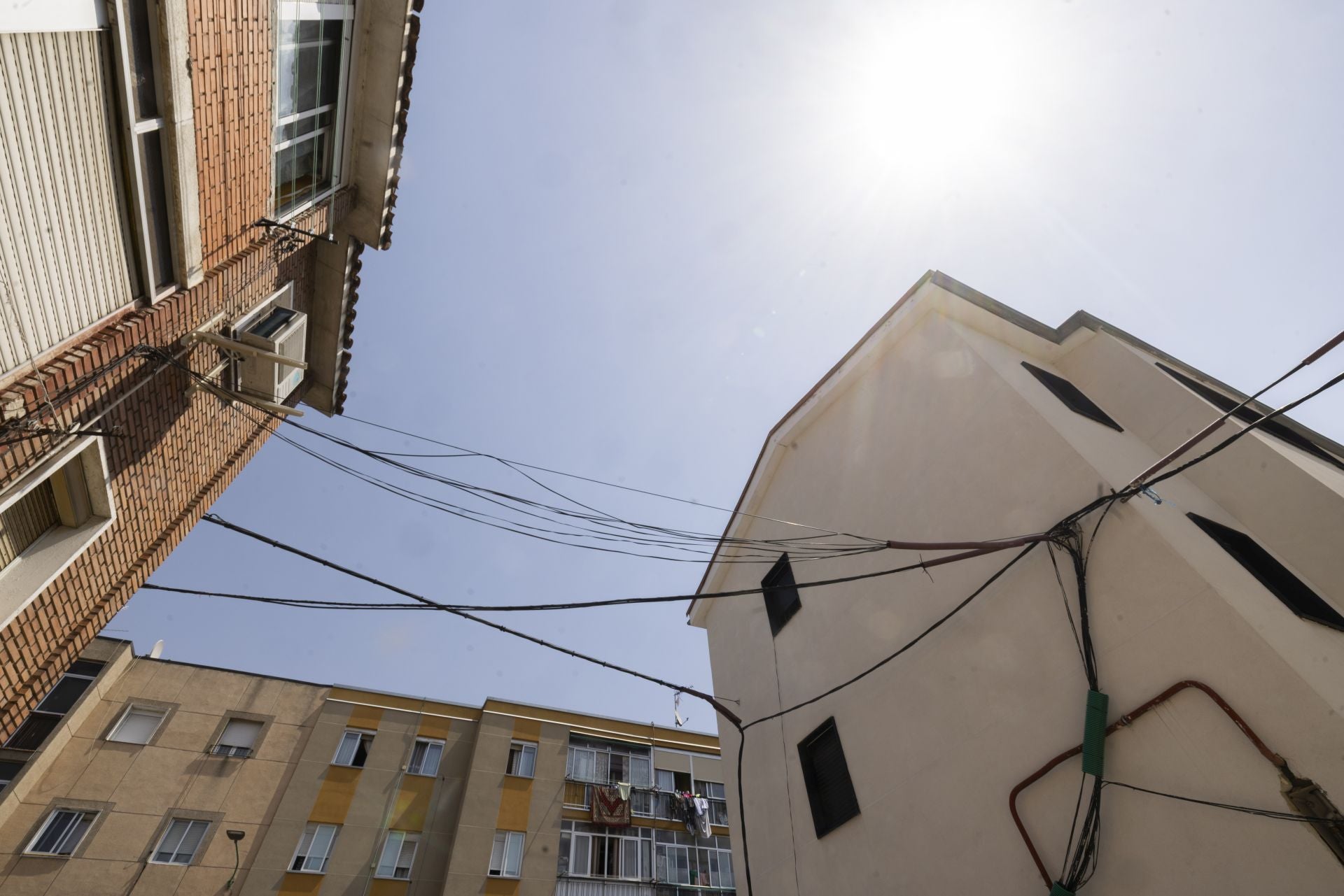Comienzo de las obras de rehabilitación de las viviendas del barrio.