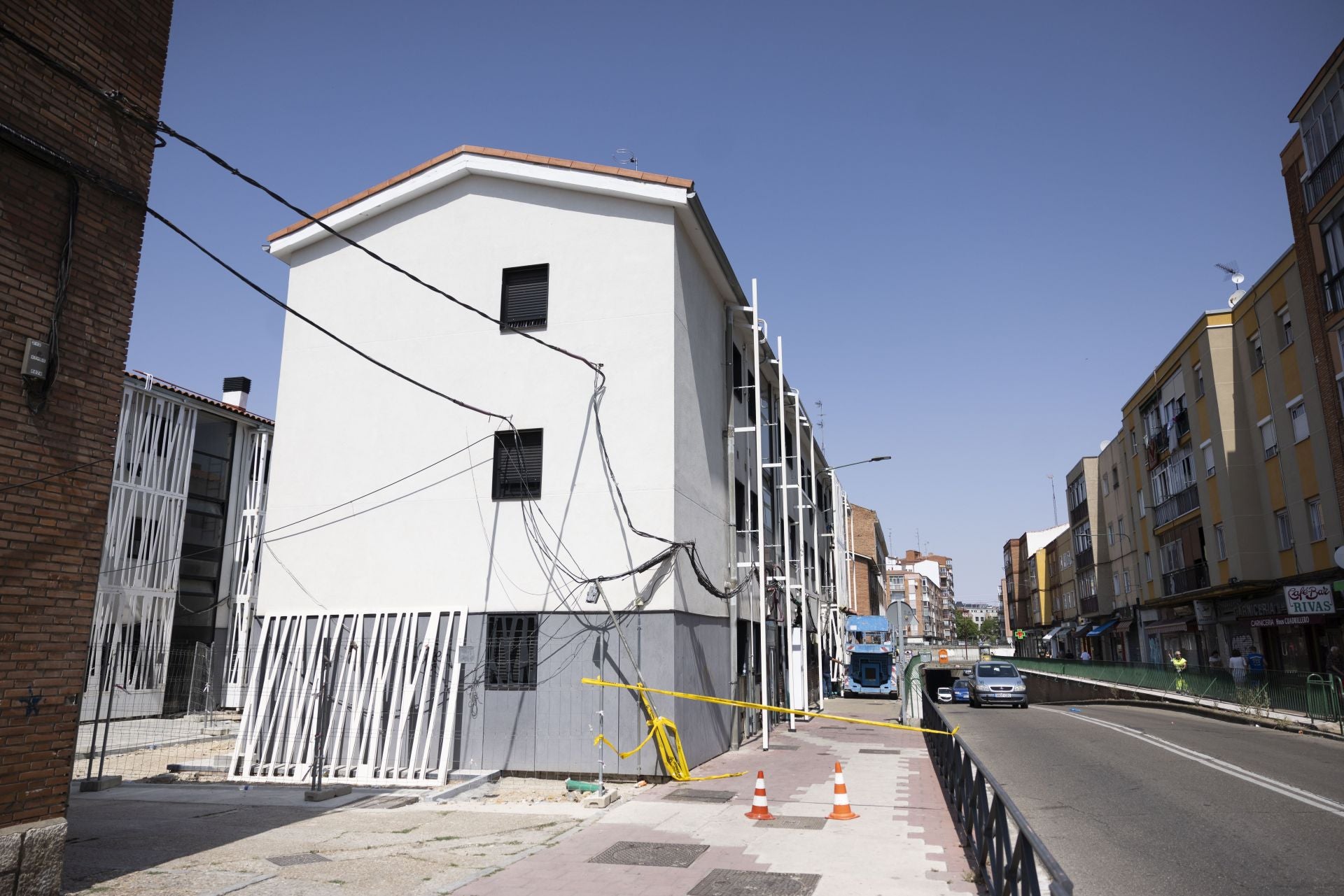 Comienzo de las obras de rehabilitación de las viviendas del barrio.