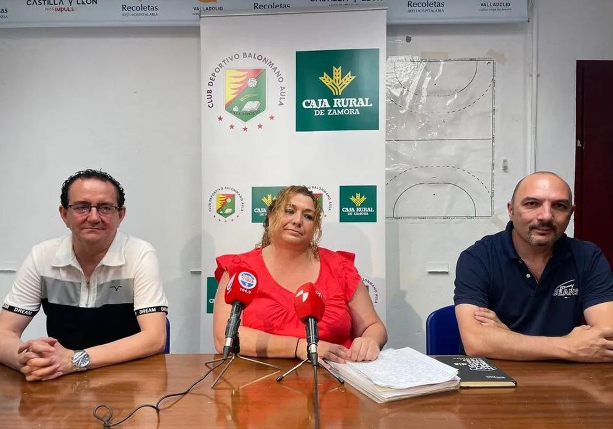 Miguel Ángel Peñas, Ana Belén Pastor y Tomás Hernández, las tres patas sobre la que se ha sustentado el BM Aula 24-25.
