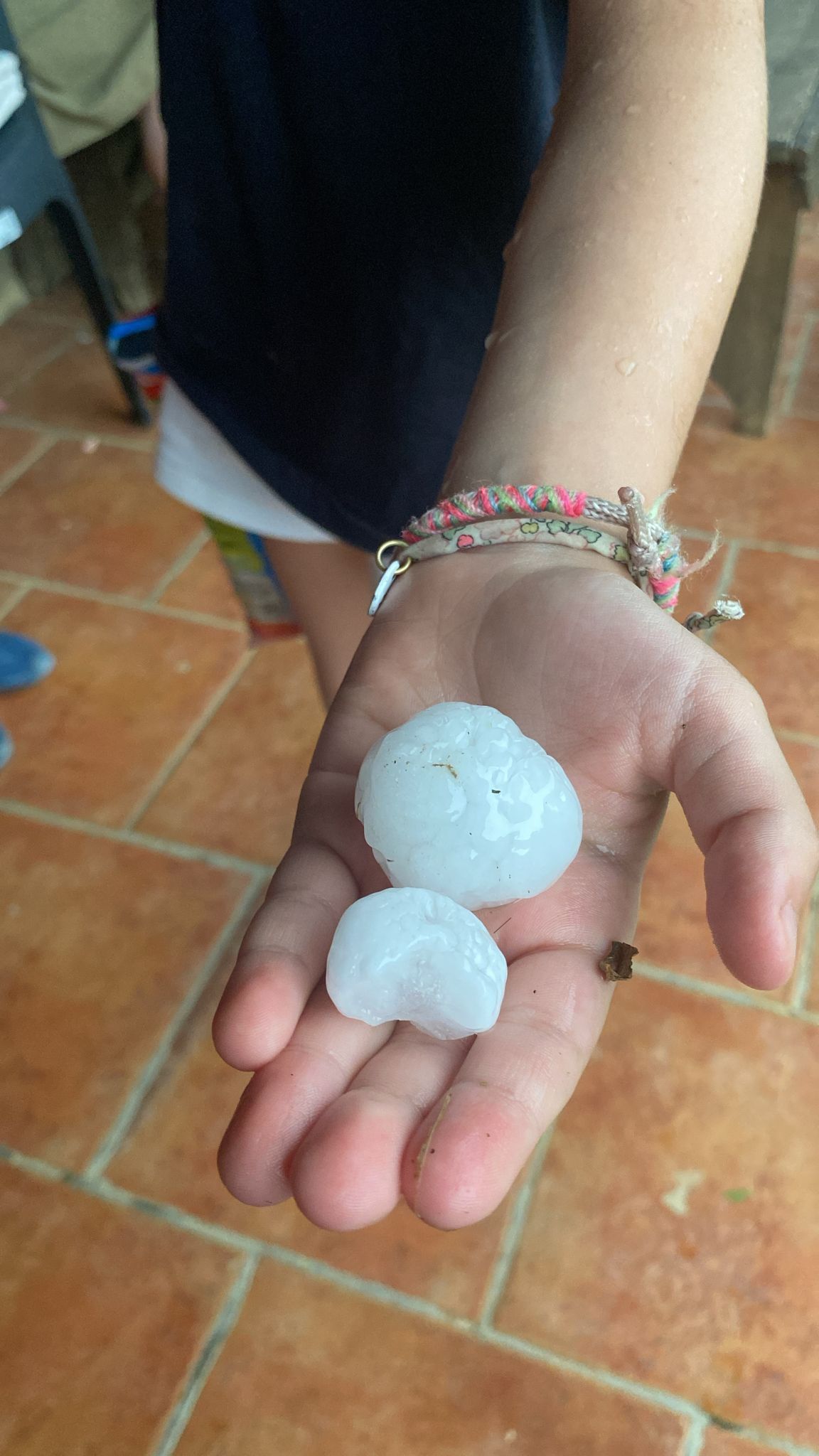 Una granizada rompe más de una decena de lunas de vehículos en Osorno