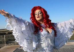 La drag que lleva 18 años triunfando en las fiestas de los pueblos de Valladolid
