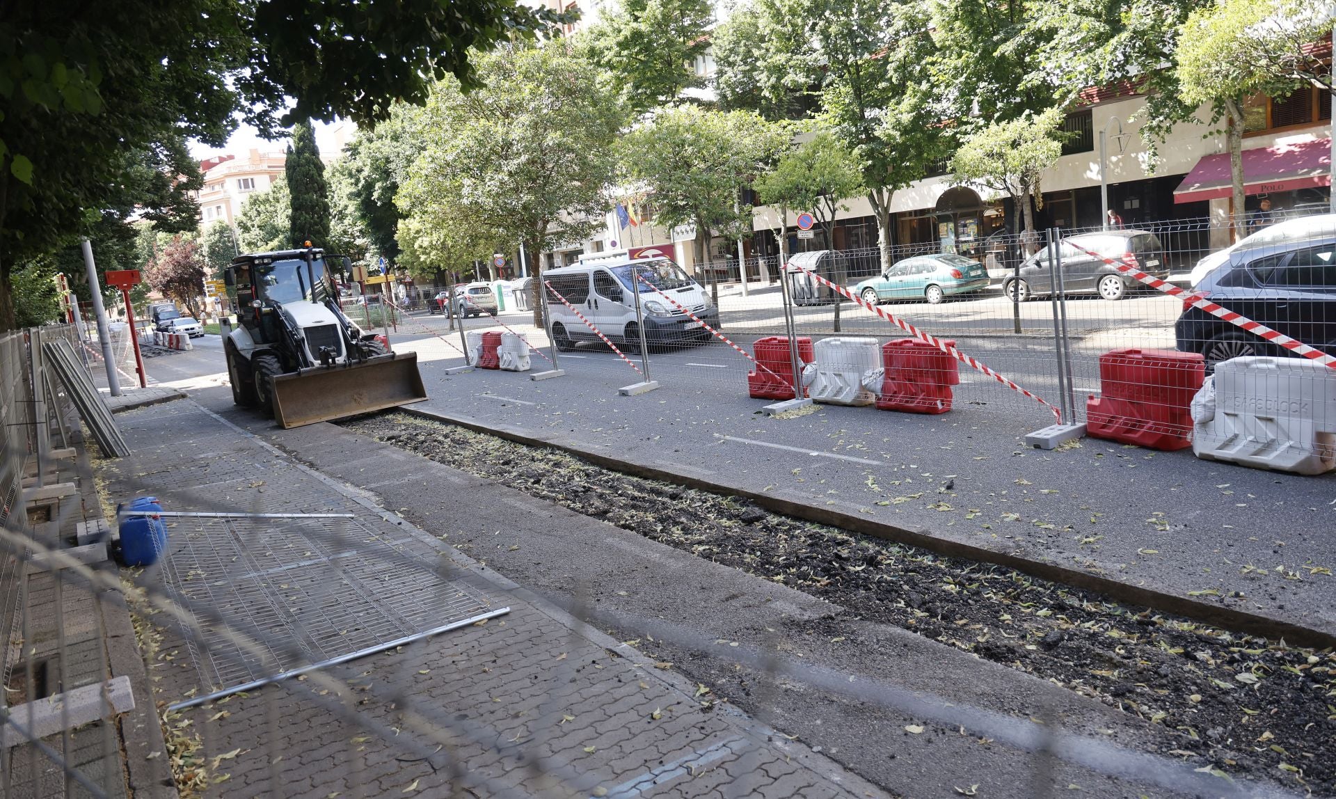 Las obras de la red de calor llegan a la avenida Casado del Alisal