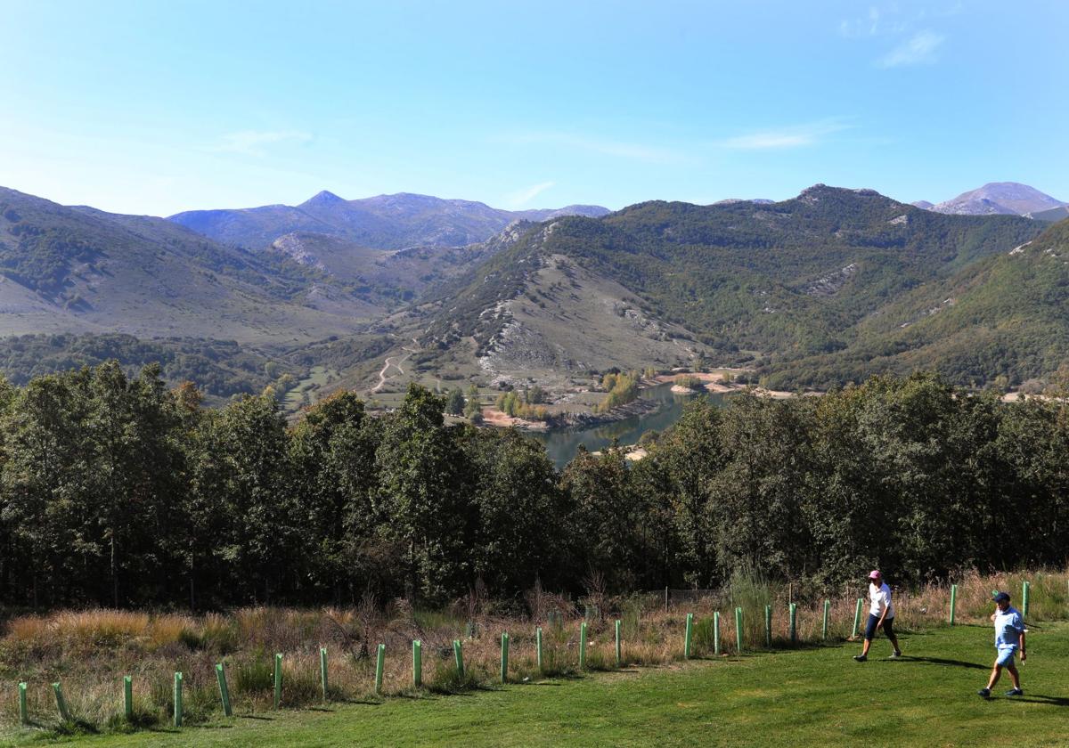 La Montaña Palentina desde el parador de Cervera.