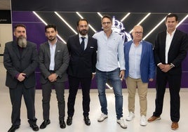 De izquierda a derecha, Rodrigo García, Alberto Cordero, Víctor Orta, Gaby Ruiz, Paco Peral y Gerardo Fernández.