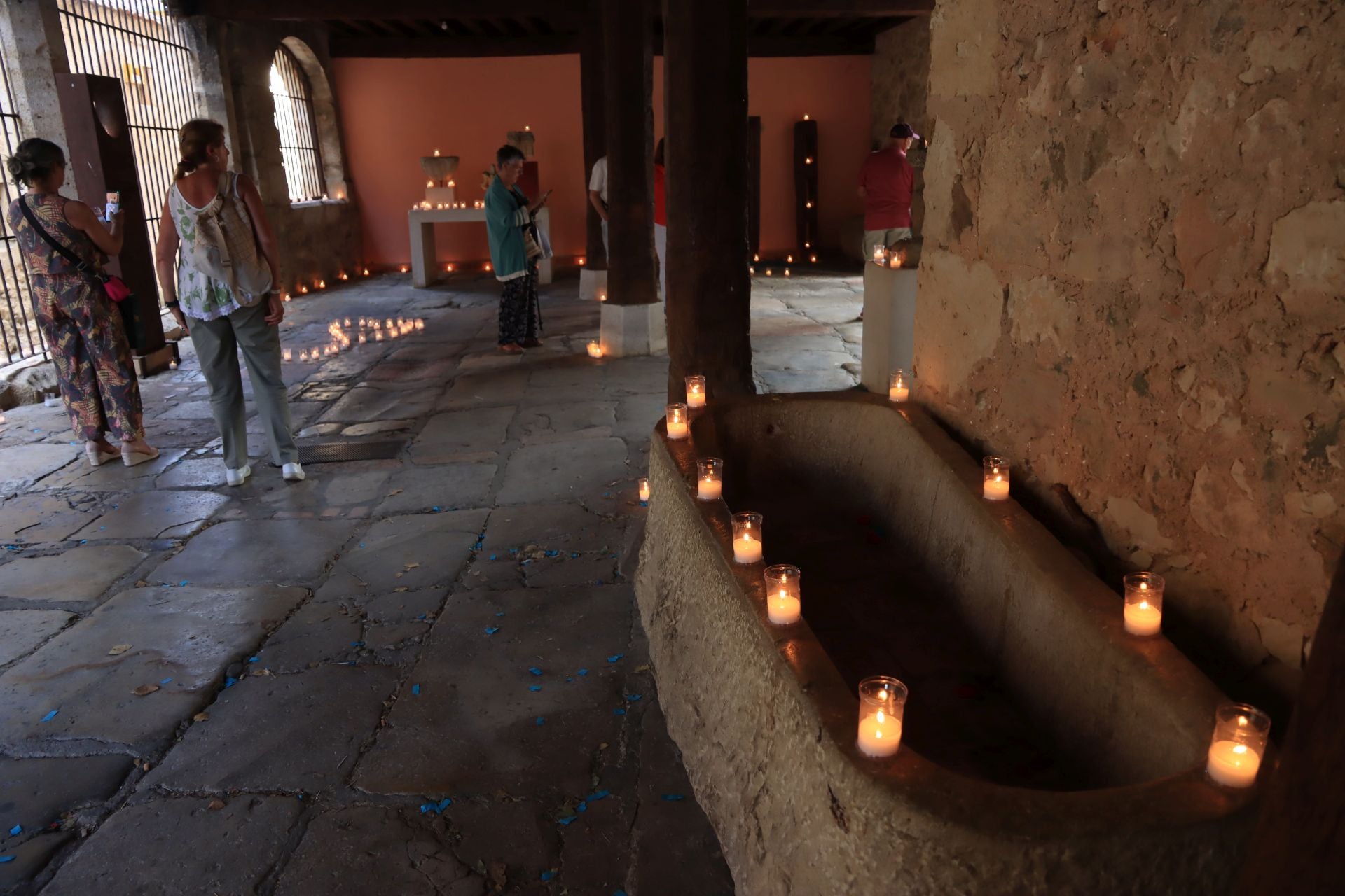 La noche de las velas en Pedraza, en imágenes