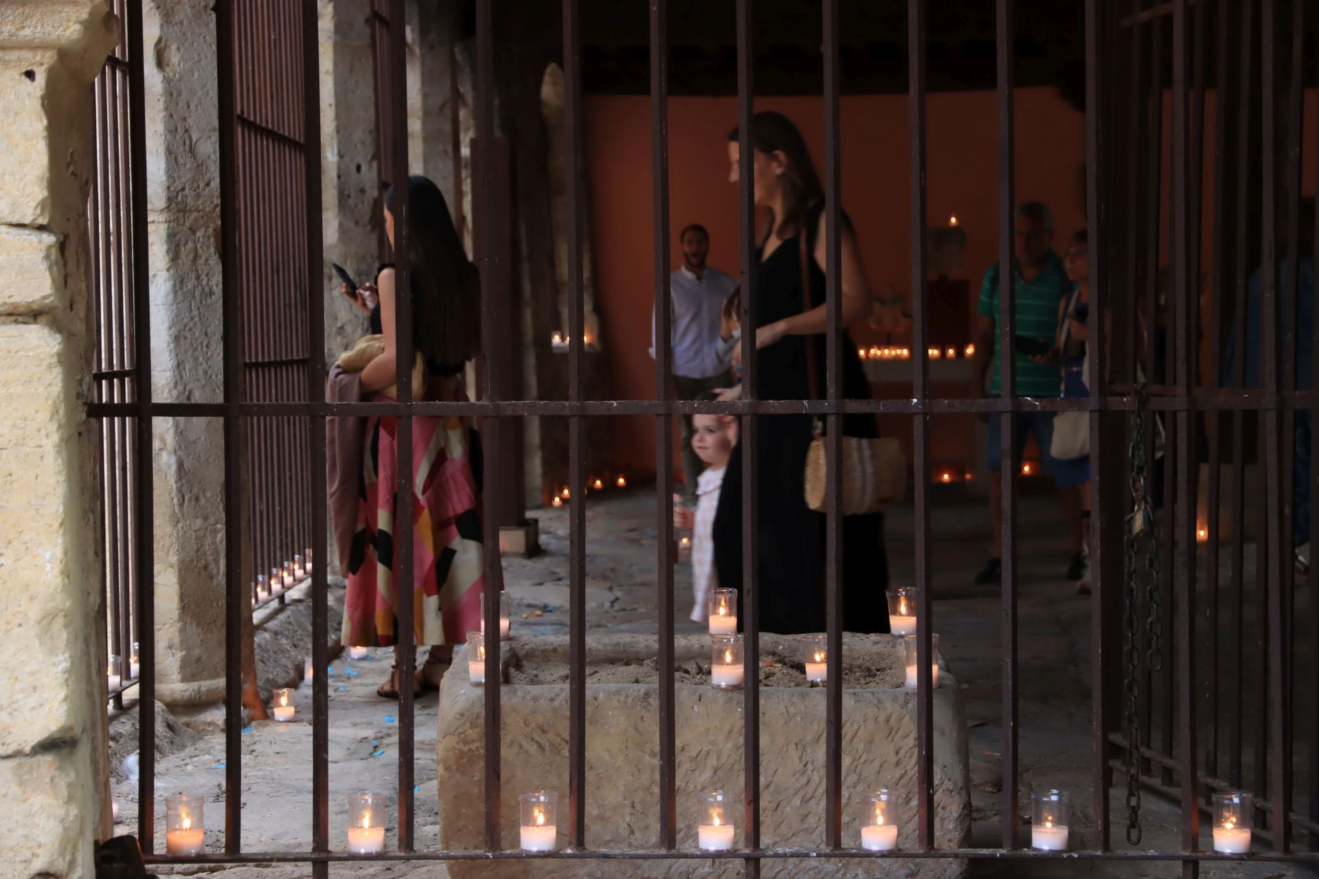 La noche de las velas en Pedraza, en imágenes