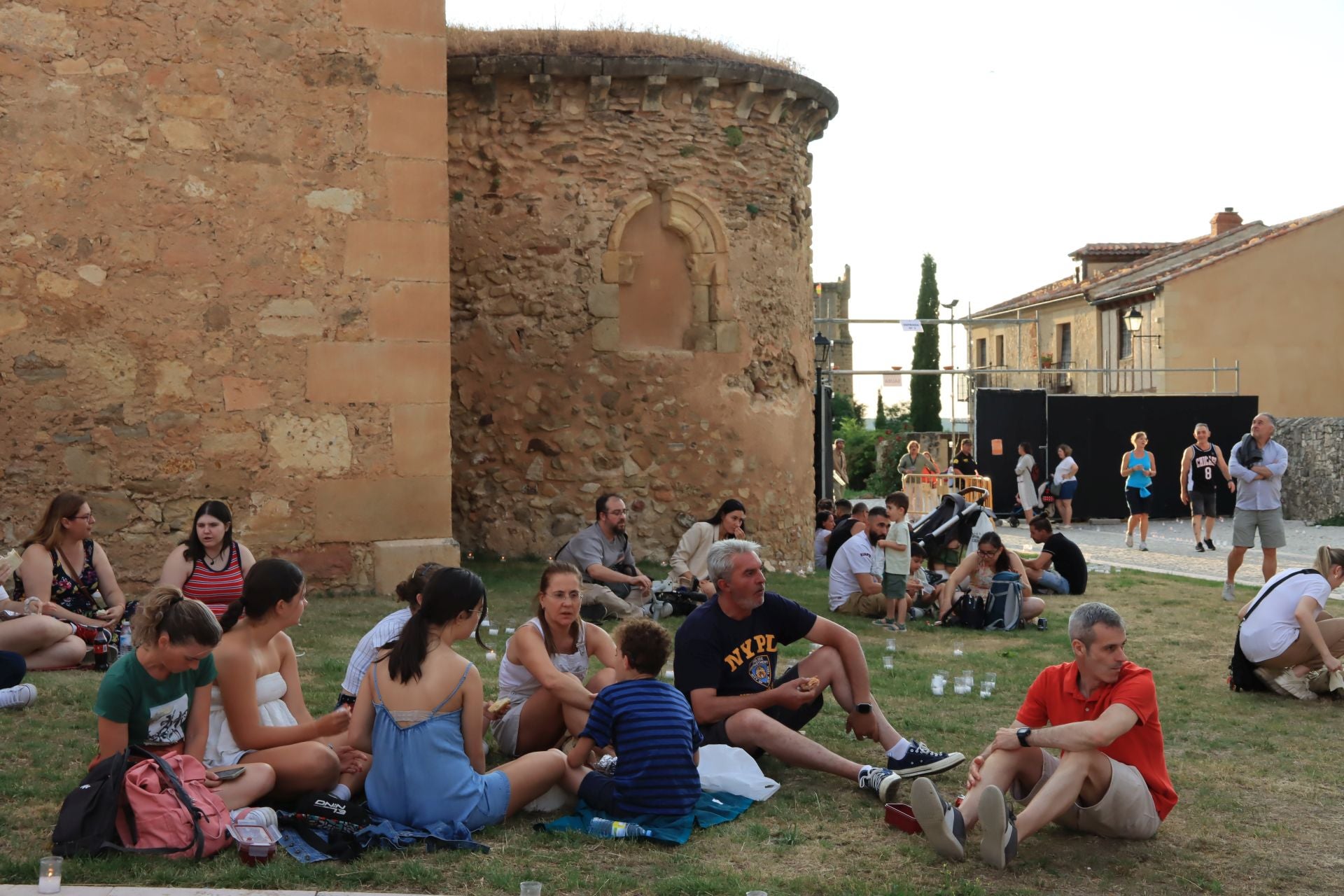 La noche de las velas en Pedraza, en imágenes