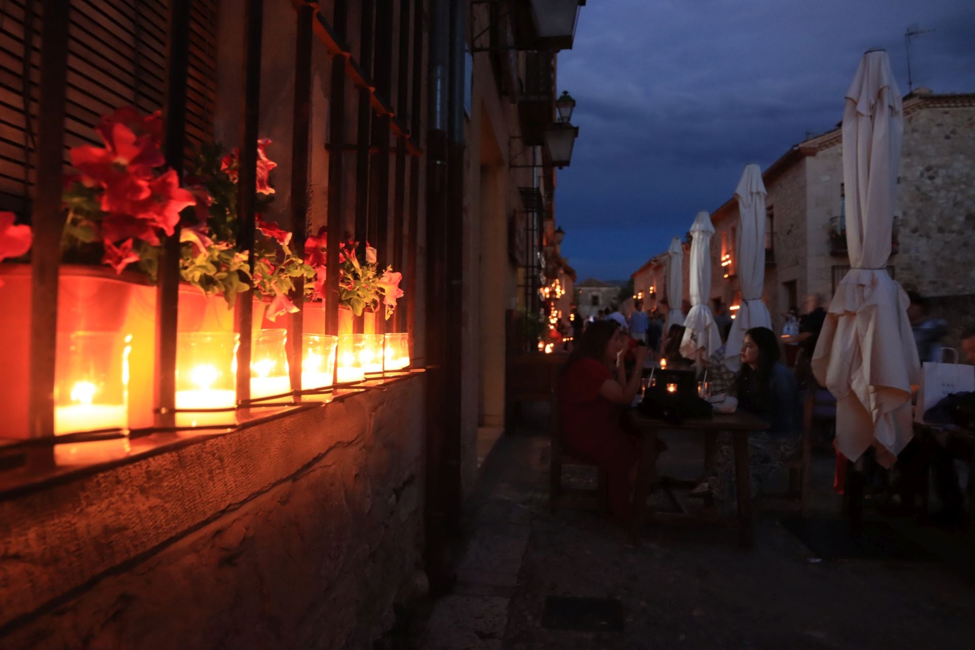La noche de las velas en Pedraza, en imágenes