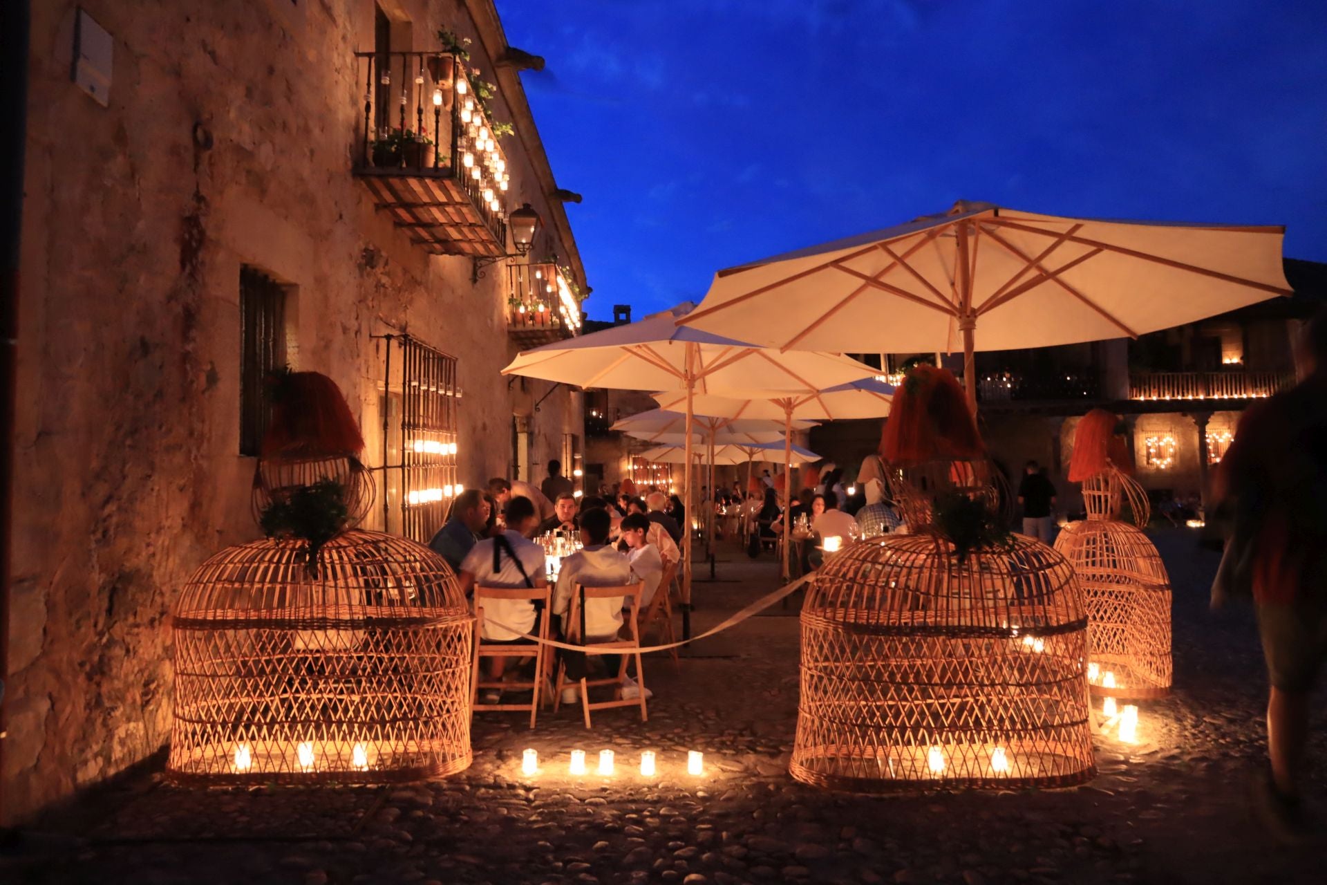 La noche de las velas en Pedraza, en imágenes