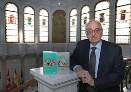 Miguel de Santiago, el pasado mes de mayo en la Diputación al presentar sus últimos libros.