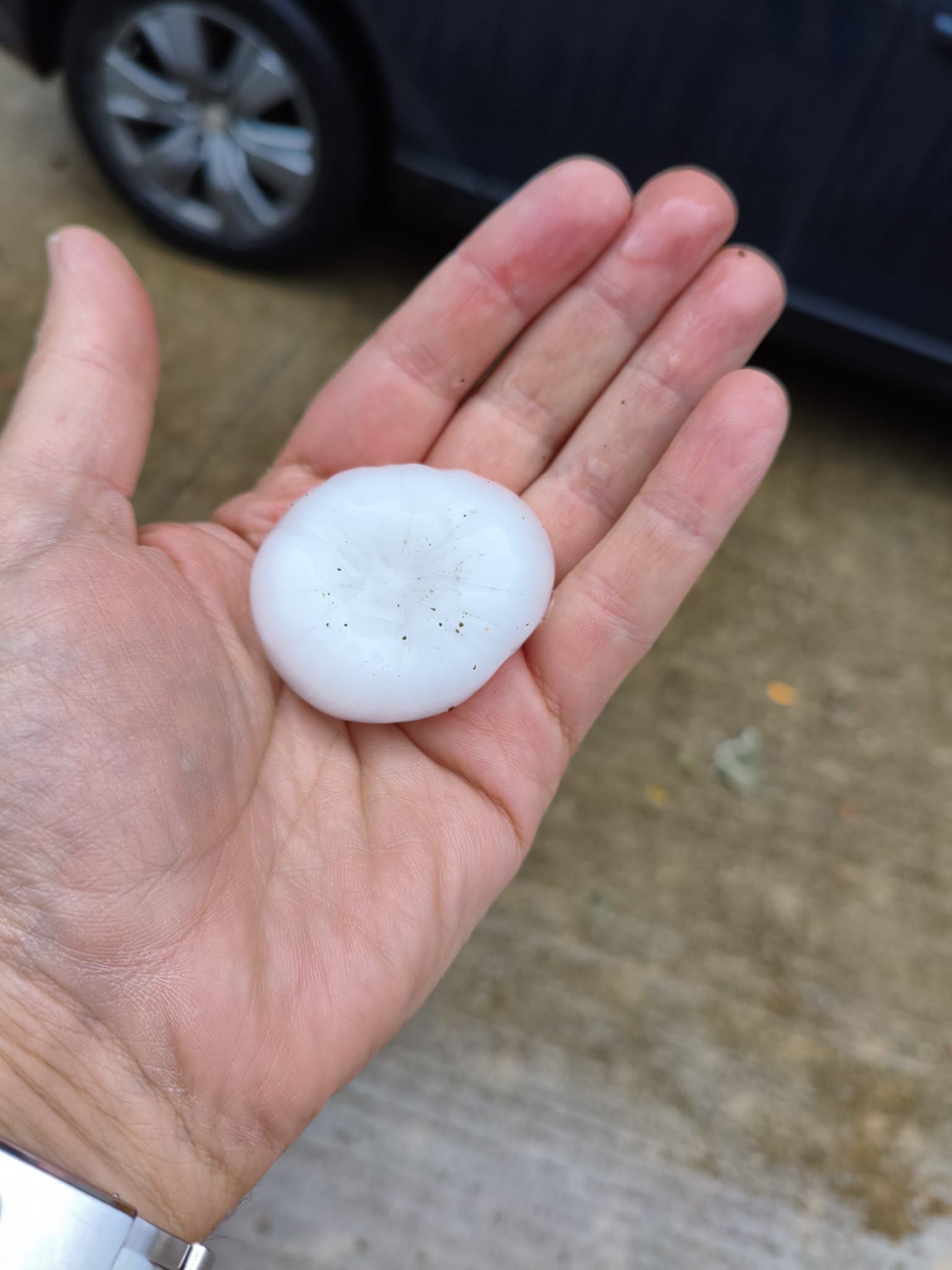 Una granizada rompe más de una decena de lunas de vehículos en Osorno