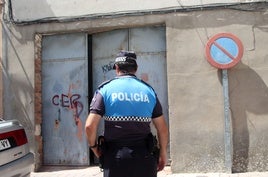 Imagen de archivo de un agente de la Policía Local de Cuéllar.