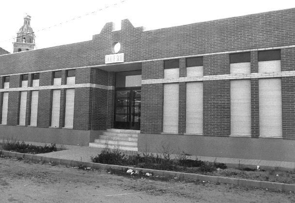 Centro de salud. 16 de agosto de 1990.