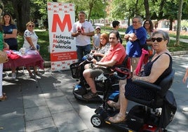 La esclerosis múltiple se muestra en el parque del Salón
