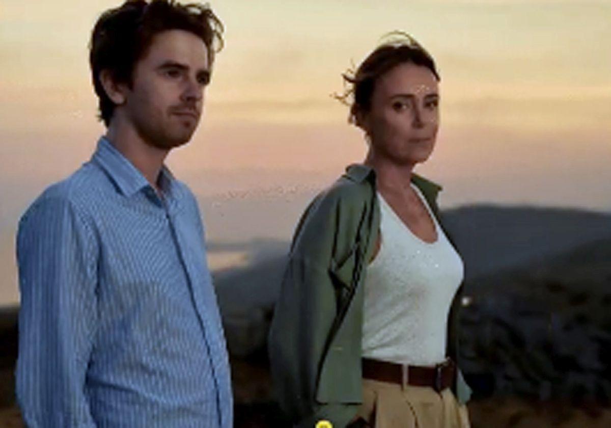 Freddie Highmore y Keeley Hawes, en una secuencia de 'Asesina a sueldo'.