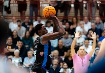 Samuel Taiwo, refuerzo polivalente y potente para el juego interior del UEMC