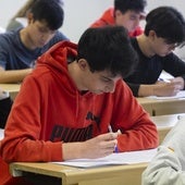 Los estudiantes, durante el primer examen de la convocatoria ordinaria de la PAU.