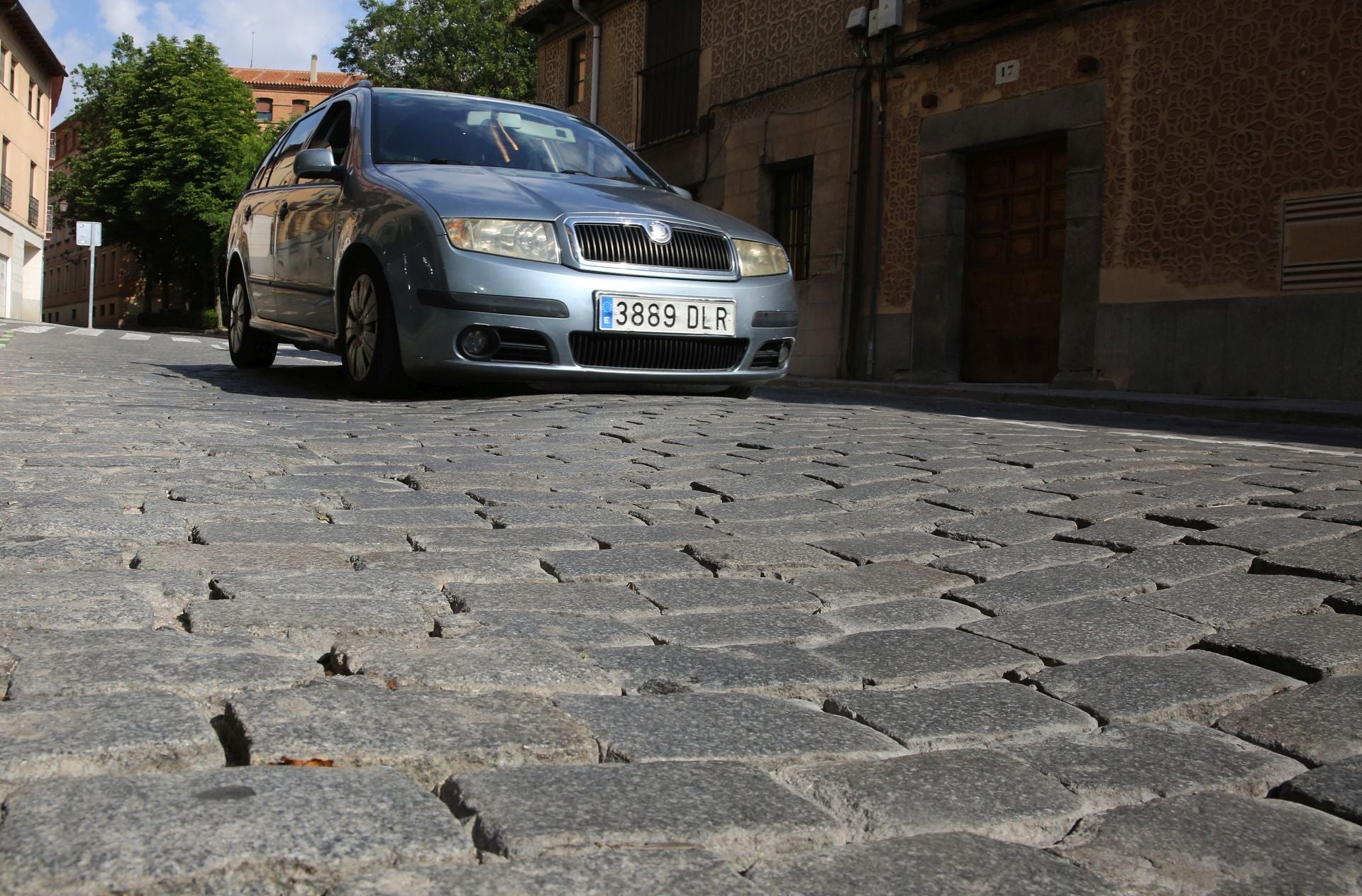 Otras calles como Padre Claret en el centro de Segovia: «Está destrozada»