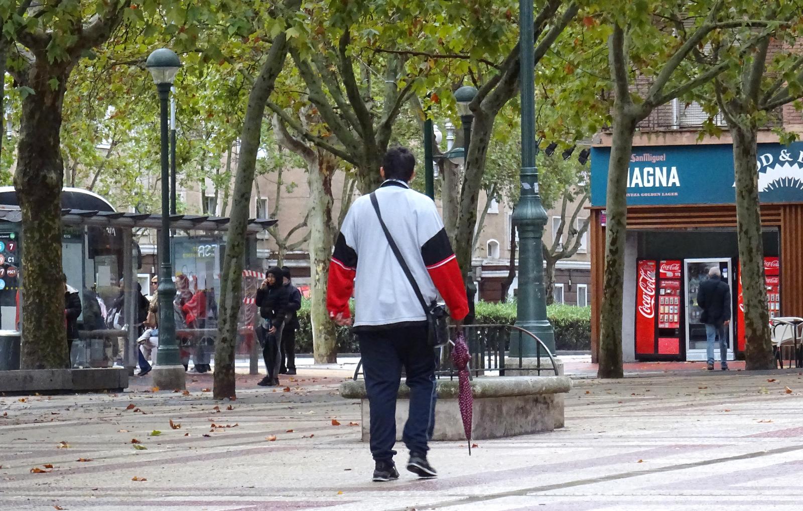 Los hechos tuvieron lugar en una de las calles paralelas a El Corte Inglés del Paseo de Zorrilla, en el barrio del Cuatro de Marzo.